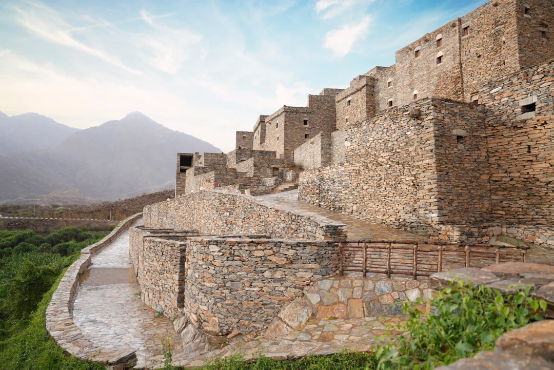 قرية ذي عين